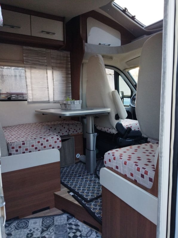 Kati couture broderie : tissus d'assises 8